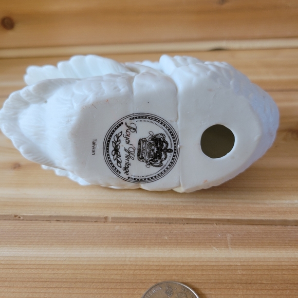 Royal Heritage swan - Picture 5 of 5